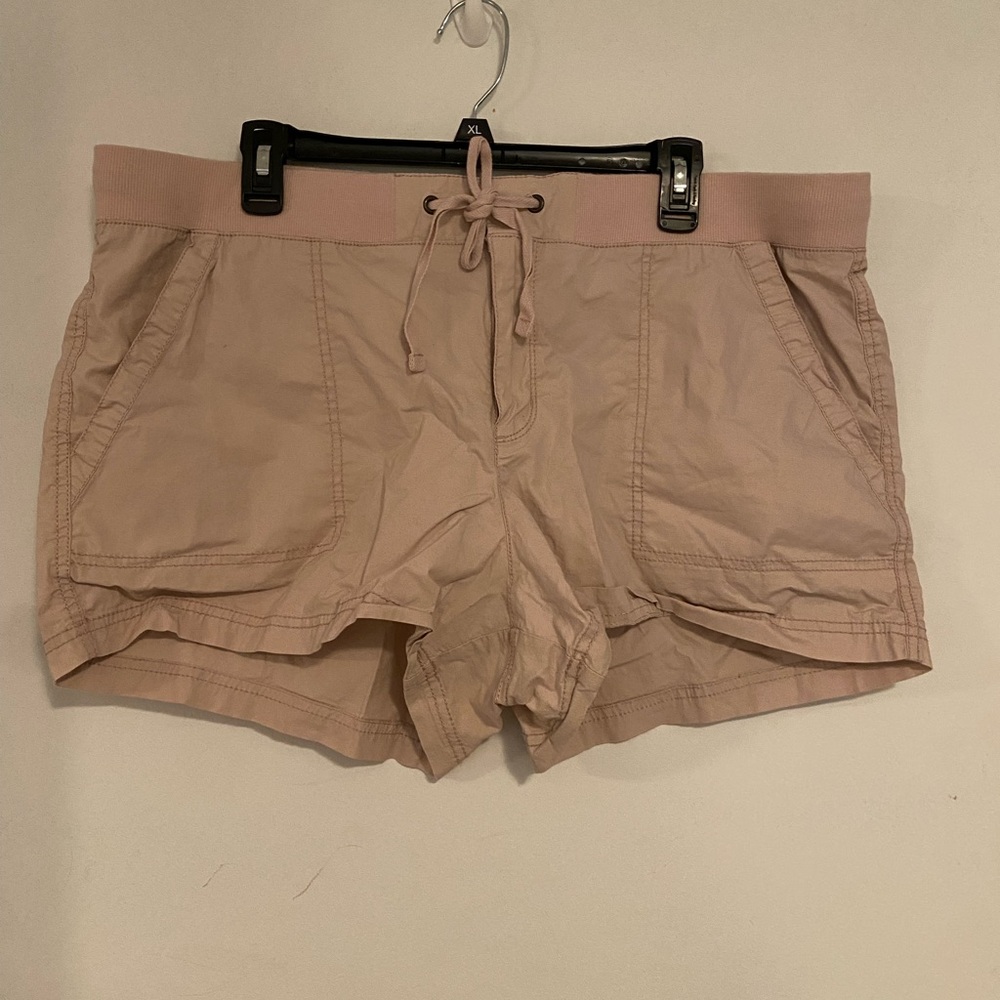 a.n.a Women's Light pink Cargo Shorts